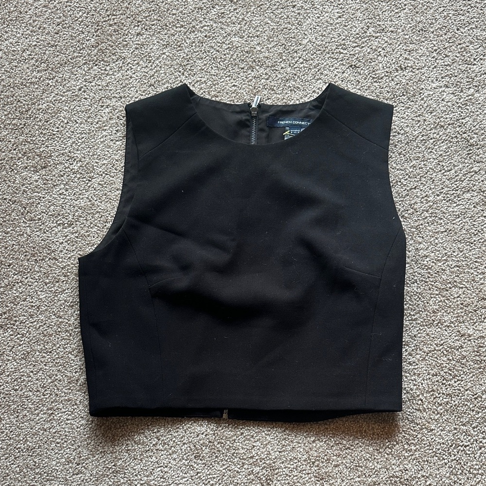Chic Black Sleeveless Crop Top